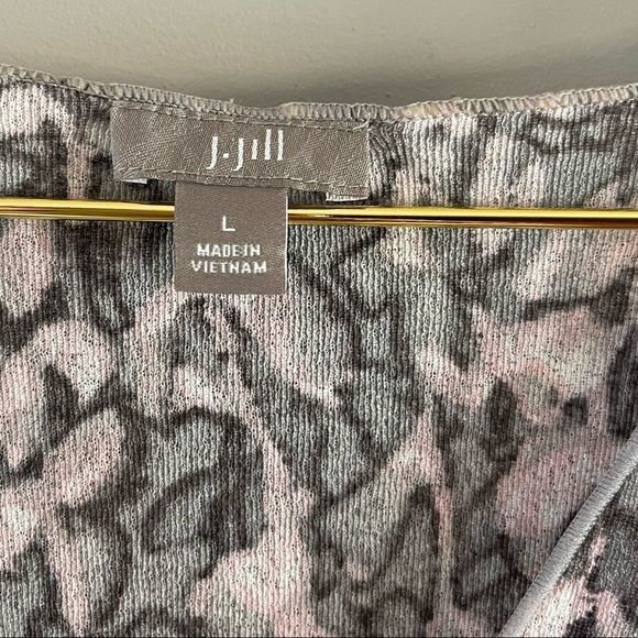 J.Jill Mesh Surplice Pink & Gray Marble Print Top || SZ Large - Picture 9 of 10